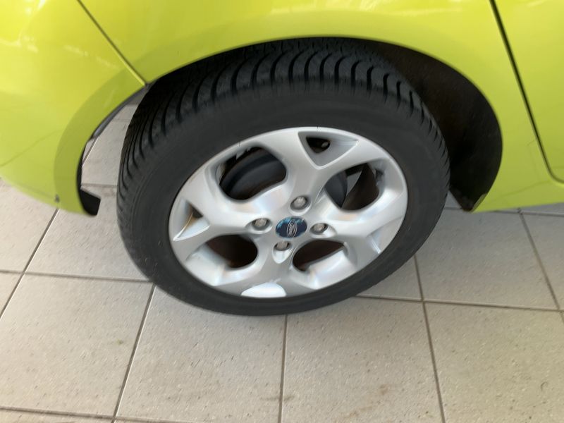 Ford Fiesta 1.4 Titanium 2010 – снимка 9
