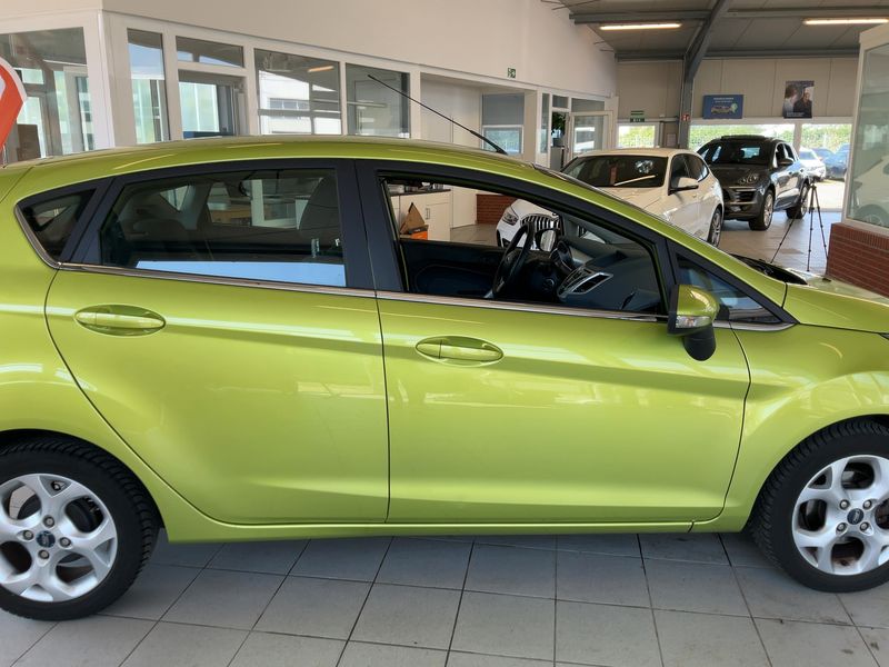Ford Fiesta 1.4 Titanium 2010 – снимка 10
