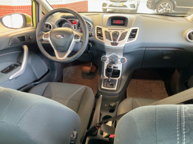 Ford Fiesta 1.4 Titanium 2010 – снимка 17