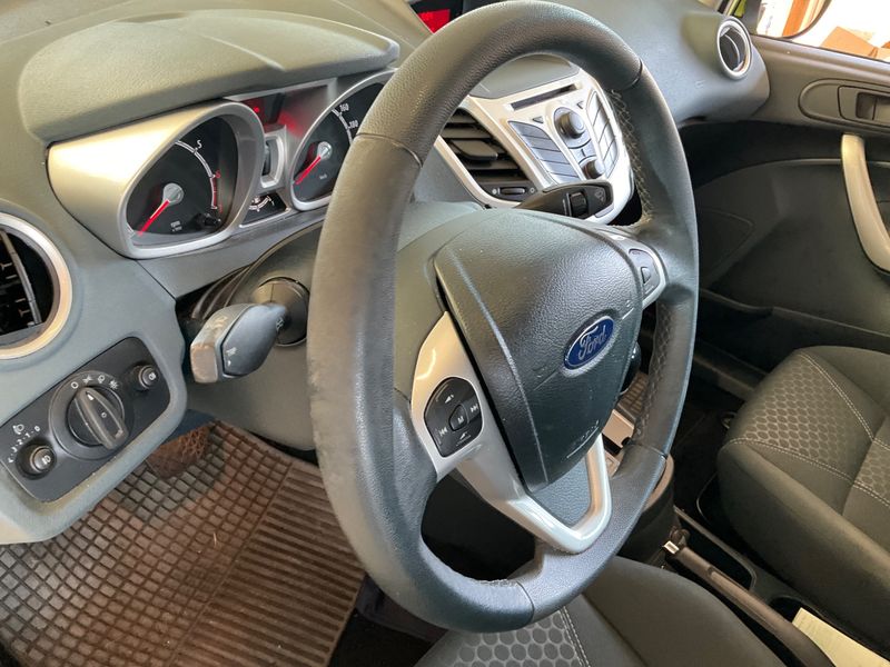 Ford Fiesta 1.4 Titanium 2010 – снимка 38