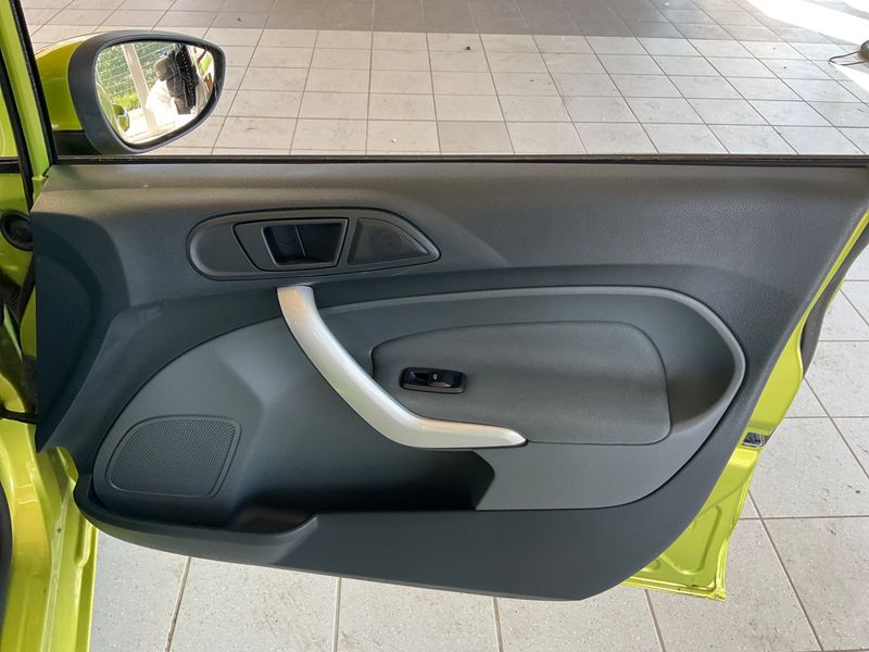 Ford Fiesta 1.4 Titanium 2010 – снимка 29