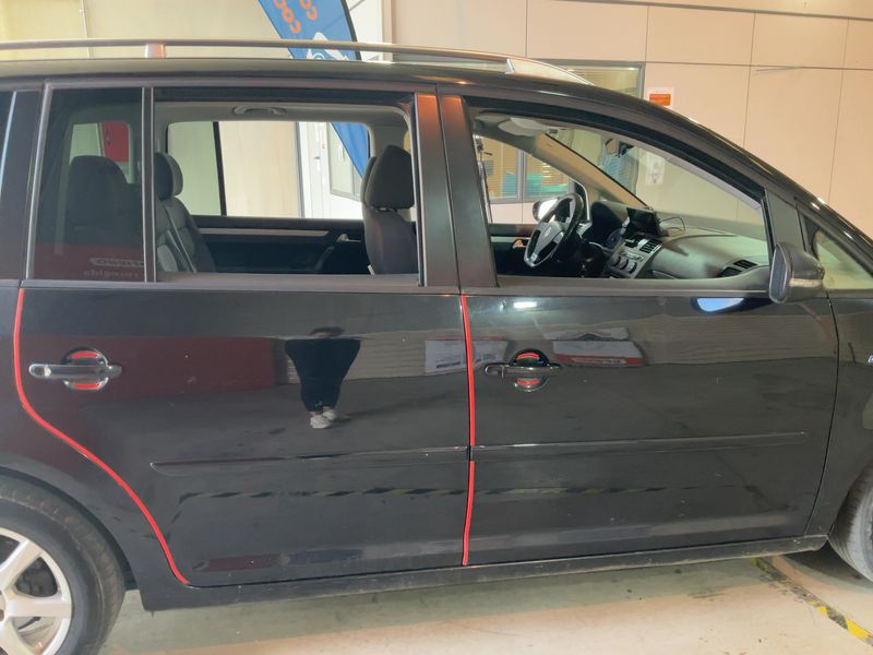 Volkswagen Touran 2.0 TDI Highline 2010 – снимка 7
