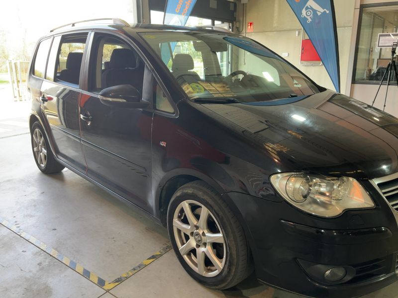 Volkswagen Touran 2.0 TDI Highline 2010 – снимка 8