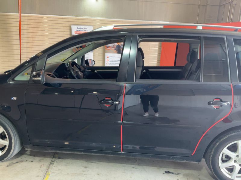 Volkswagen Touran 2.0 TDI Highline 2010 – снимка 4