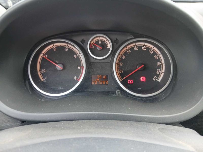 Opel Corsa 1.3 CDTI Edition 2012 – снимка 12