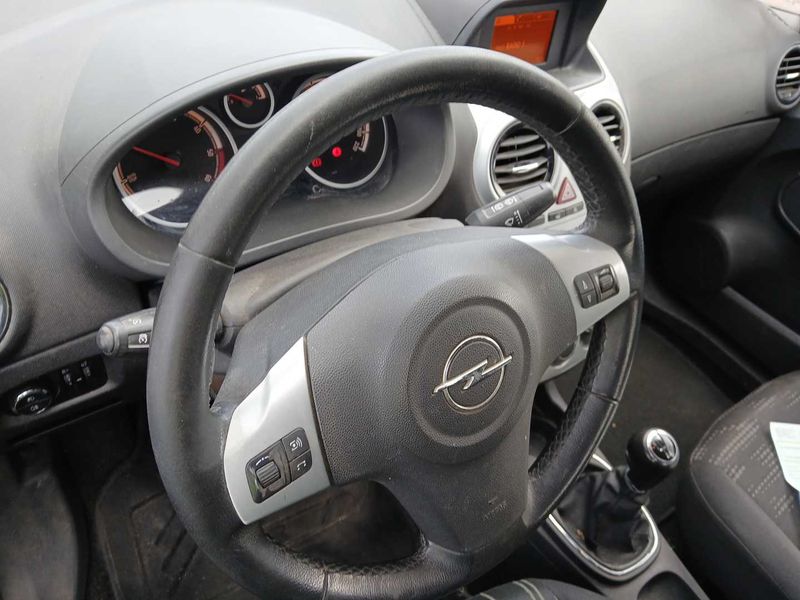 Opel Corsa 1.3 CDTI Edition 2012 – снимка 27