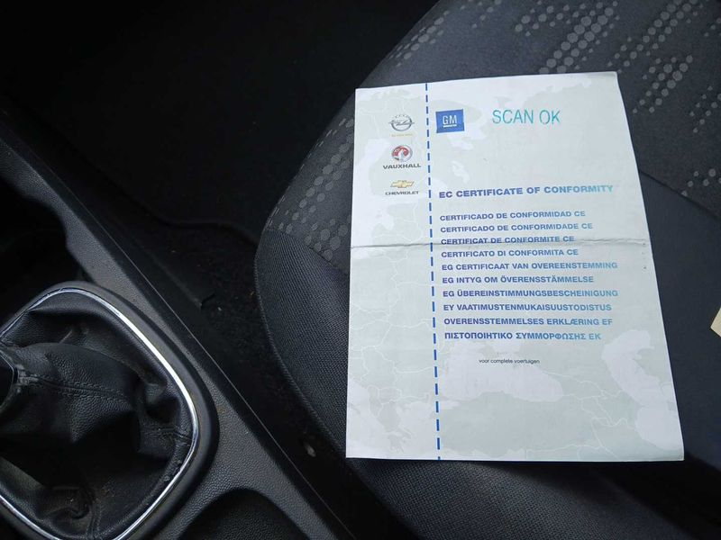 Opel Corsa 1.3 CDTI Edition 2012 – снимка 17