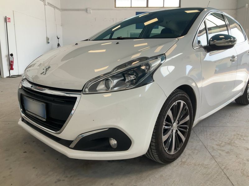 Peugeot 208 1.6 Blue-HDi Allure 2015 – снимка 2