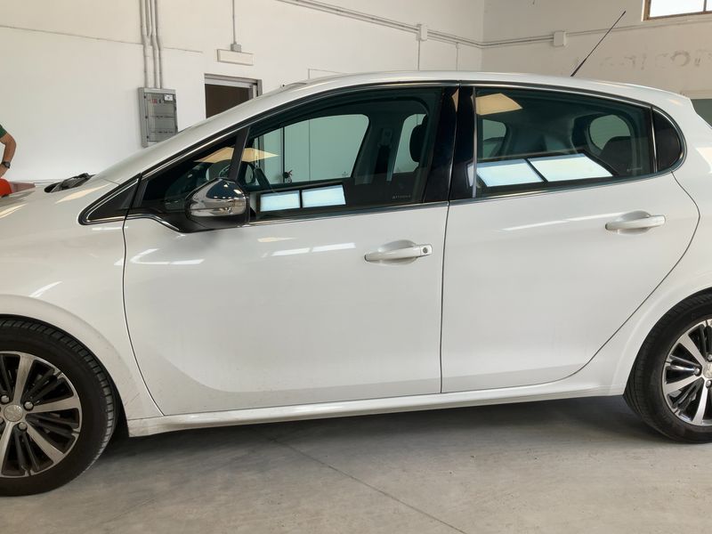 Peugeot 208 1.6 Blue-HDi Allure 2015 – снимка 4