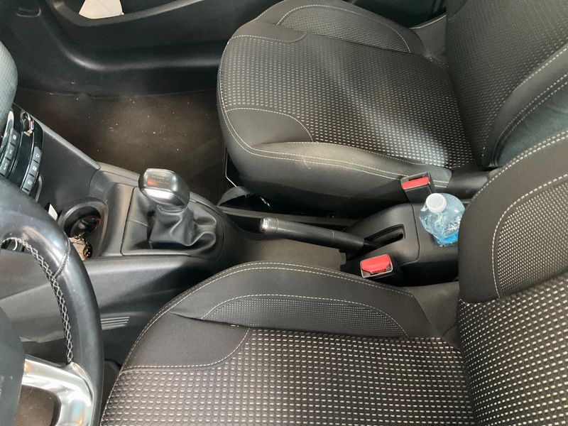 Peugeot 208 1.6 Blue-HDi Allure 2015 – снимка 25