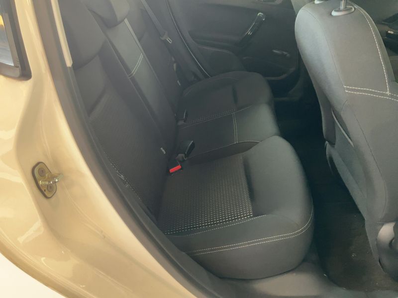 Peugeot 208 1.6 Blue-HDi Allure 2015 – снимка 19