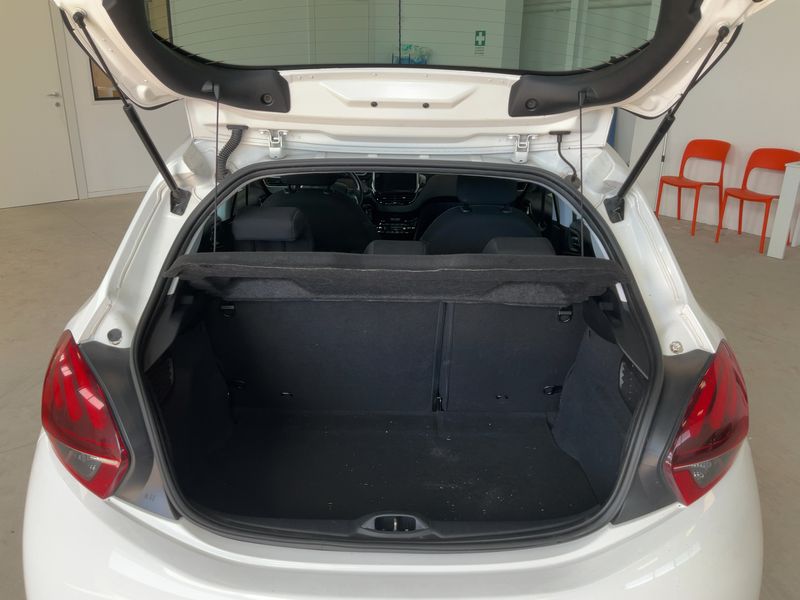 Peugeot 208 1.6 Blue-HDi Allure 2015 – снимка 15