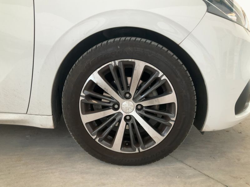 Peugeot 208 1.6 Blue-HDi Allure 2015 – снимка 11