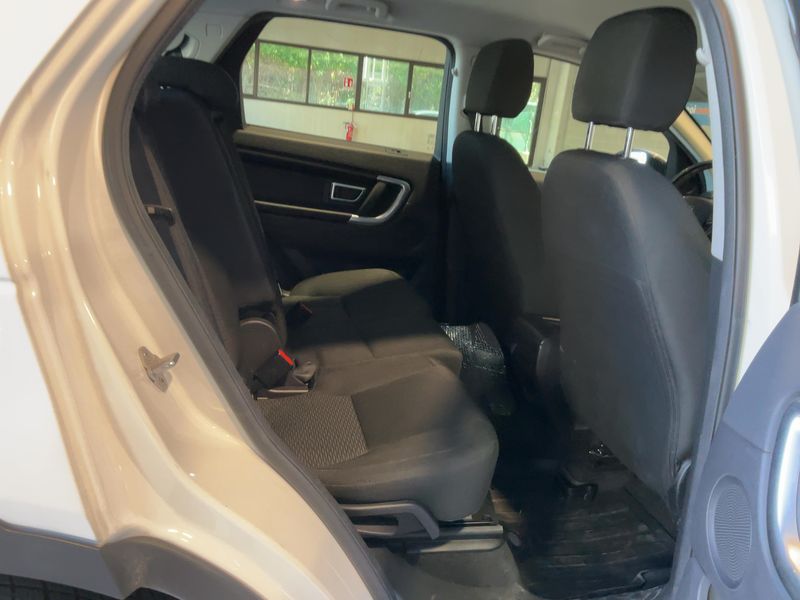 Land Rover Discovery Sport 2.0 Td4 SE AWD 2017 – снимка 19