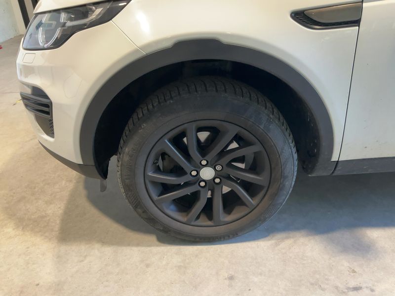 Land Rover Discovery Sport 2.0 Td4 SE AWD 2017 – снимка 3