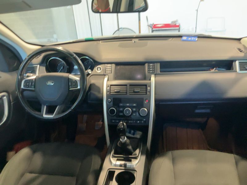 Land Rover Discovery Sport 2.0 Td4 SE AWD 2017 – снимка 17