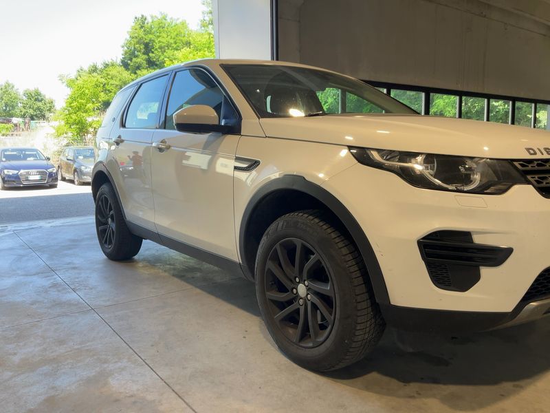 Land Rover Discovery Sport 2.0 Td4 SE AWD 2017 – снимка 12