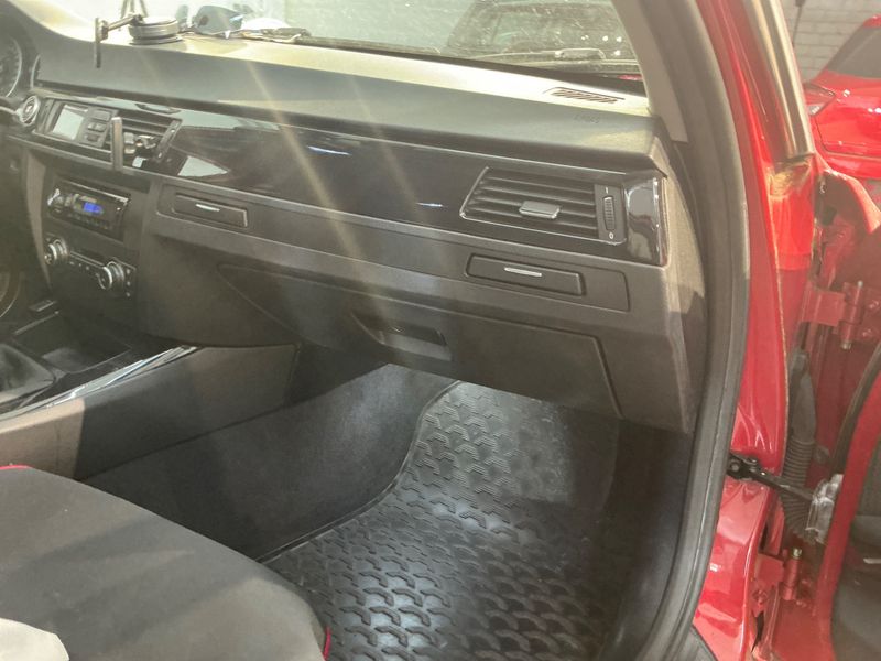 BMW 3er 325i 2011 – снимка 28