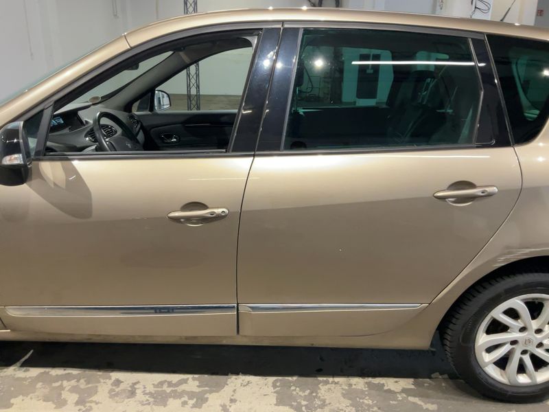 Renault Scenic 1.2 BOSE Edition 2015 – снимка 4