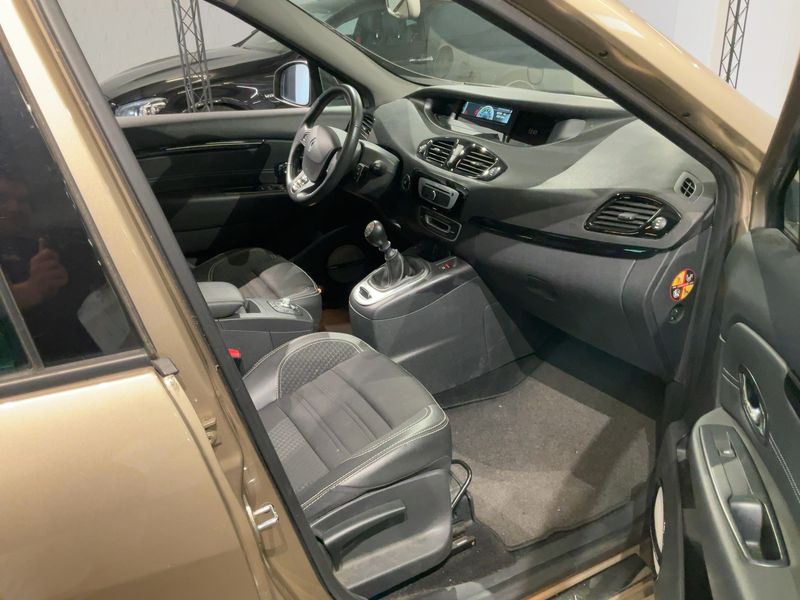 Renault Scenic 1.2 BOSE Edition 2015 – снимка 17