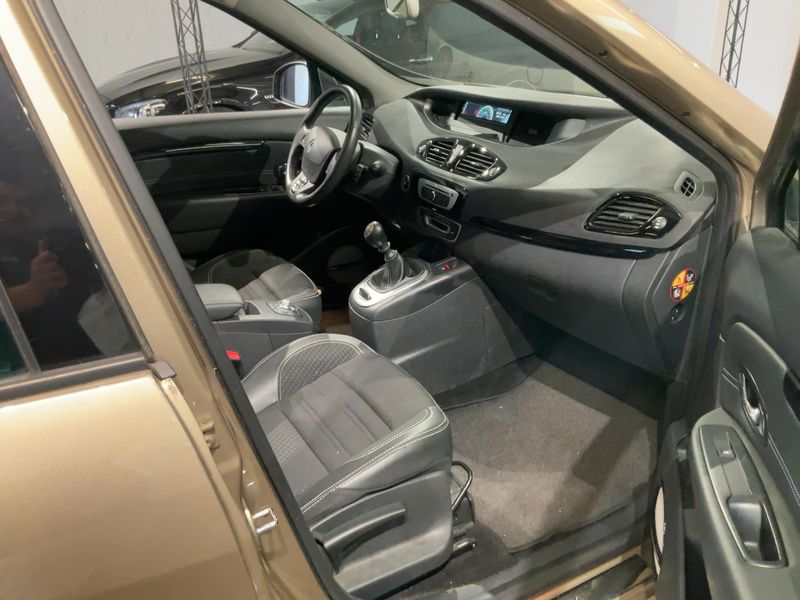 Renault Scenic 1.2 BOSE Edition 2015 – снимка 16