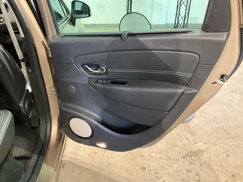 Renault Scenic 1.2 BOSE Edition 2015 – снимка 29