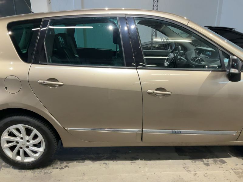 Renault Scenic 1.2 BOSE Edition 2015 – снимка 10