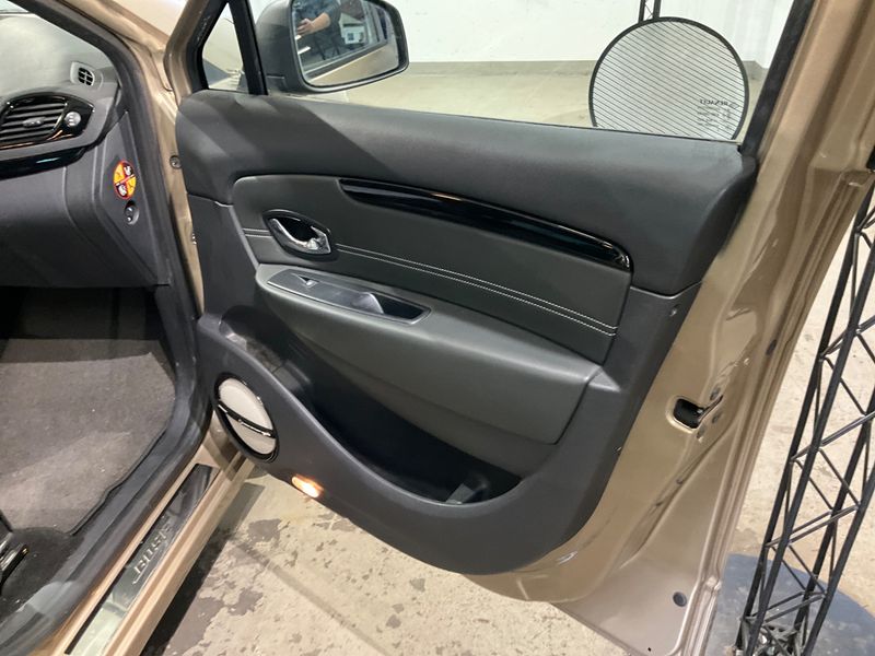 Renault Scenic 1.2 BOSE Edition 2015 – снимка 26