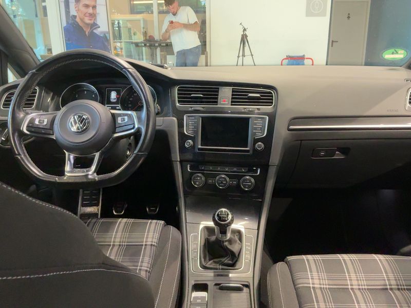 Volkswagen Golf VII 2.0 TDI GTD BlueMotion Tech 2015 – снимка 18