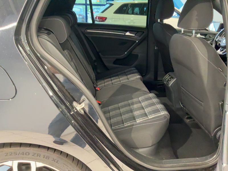 Volkswagen Golf VII 2.0 TDI GTD BlueMotion Tech 2015 – снимка 20