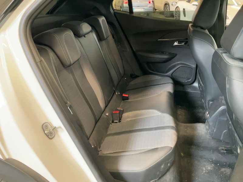 Peugeot 2008 1.2 PureTech Allure Pack 2021 – снимка 19