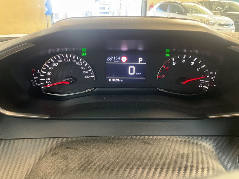 Peugeot 2008 1.2 PureTech Allure Pack 2021 – снимка 18