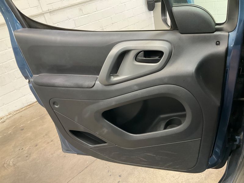 Citroen Berlingo 1.2 PureTech Selection 2017 – снимка 32