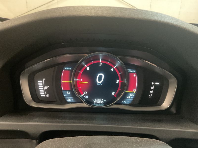 Volvo V60 2.4 D6 Plug-in Hybrid Summum AWD 2013 – снимка 18
