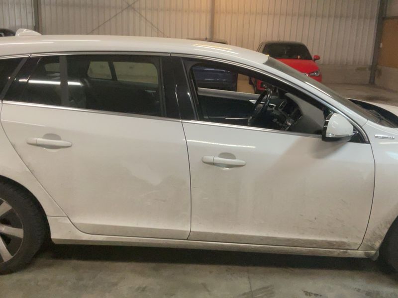 Volvo V60 2.4 D6 Plug-in Hybrid Summum AWD 2013 – снимка 10