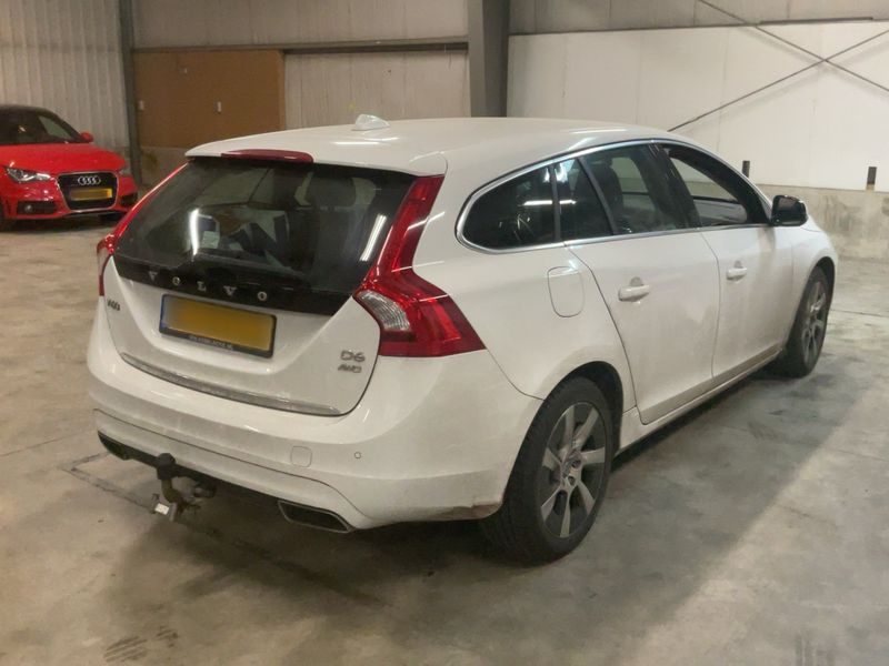 Volvo V60 2.4 D6 Plug-in Hybrid Summum AWD 2013 – снимка 8
