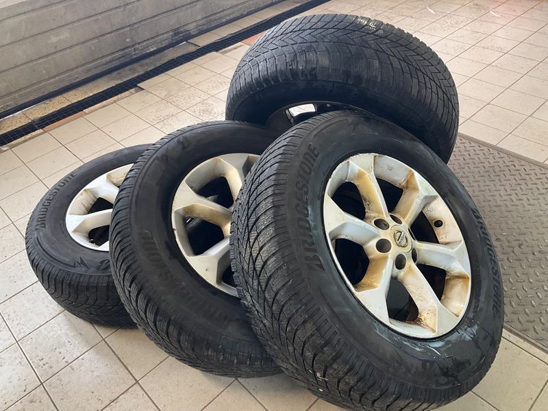 Nissan Navara NP-300 2.3 dCi N-Guard Double Cab 4x4 2020 – снимка 15