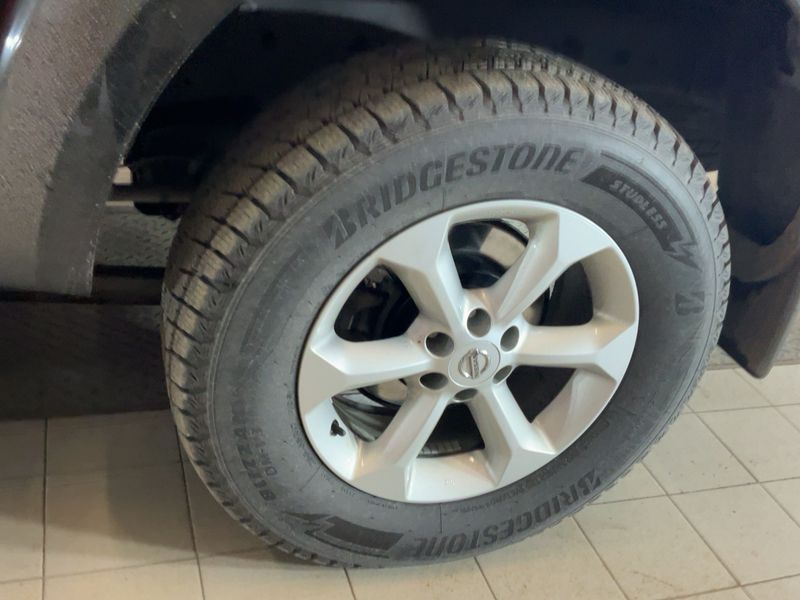 Nissan Navara NP-300 2.3 dCi N-Guard Double Cab 4x4 2020 – снимка 5