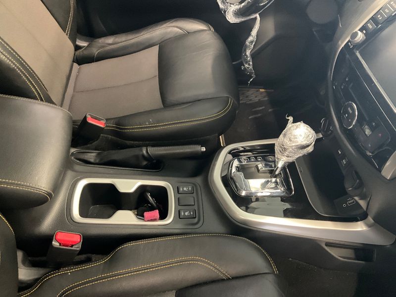 Nissan Navara NP-300 2.3 dCi N-Guard Double Cab 4x4 2020 – снимка 27