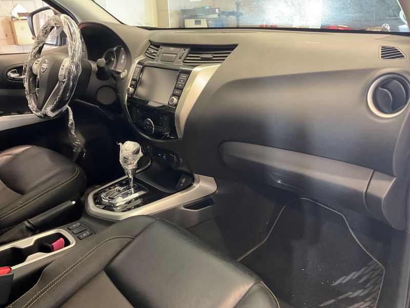 Nissan Navara NP-300 2.3 dCi N-Guard Double Cab 4x4 2020 – снимка 23