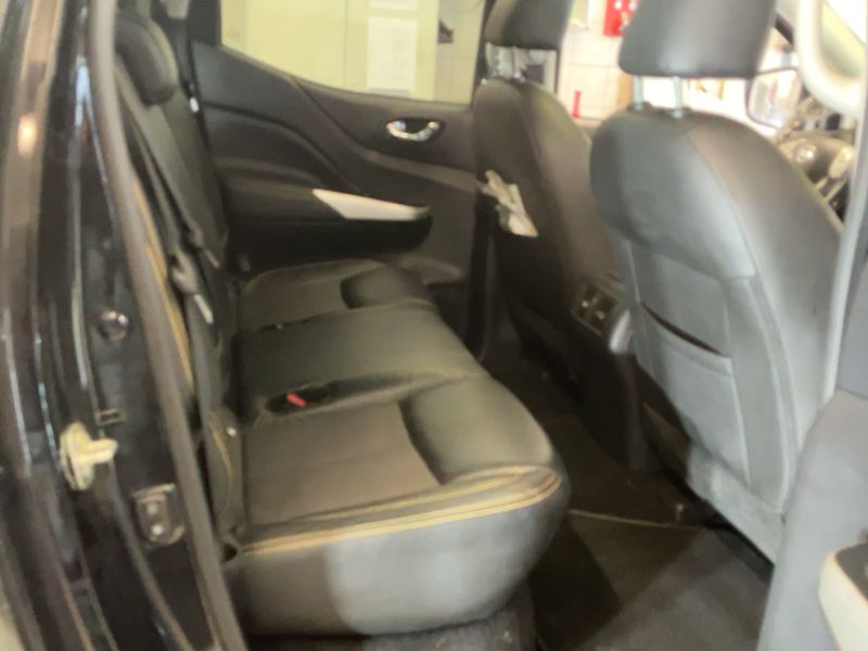 Nissan Navara NP-300 2.3 dCi N-Guard Double Cab 4x4 2020 – снимка 20
