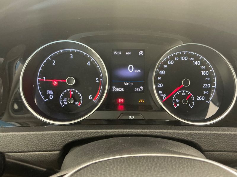 Volkswagen Golf VII 1.6 TDI Allstar BlueMotion Tech 2016 – снимка 18