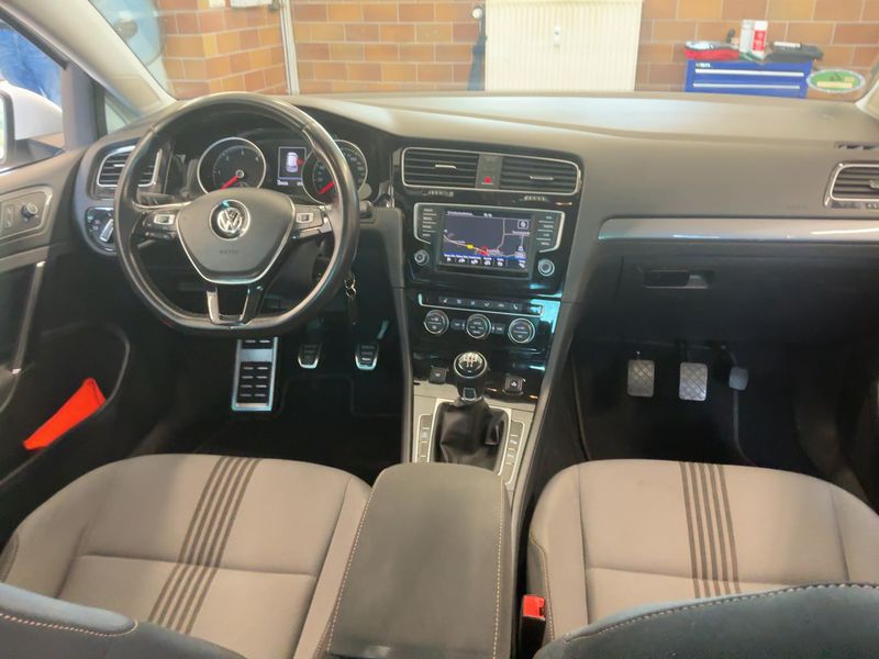 Volkswagen Golf VII 1.6 TDI Allstar BlueMotion Tech 2016 – снимка 17