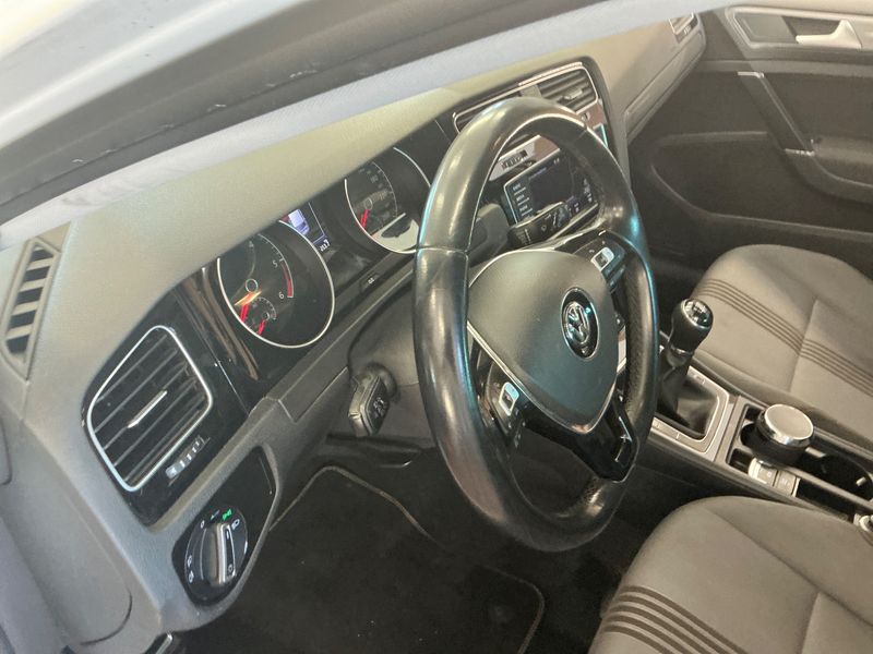 Volkswagen Golf VII 1.6 TDI Allstar BlueMotion Tech 2016 – снимка 26