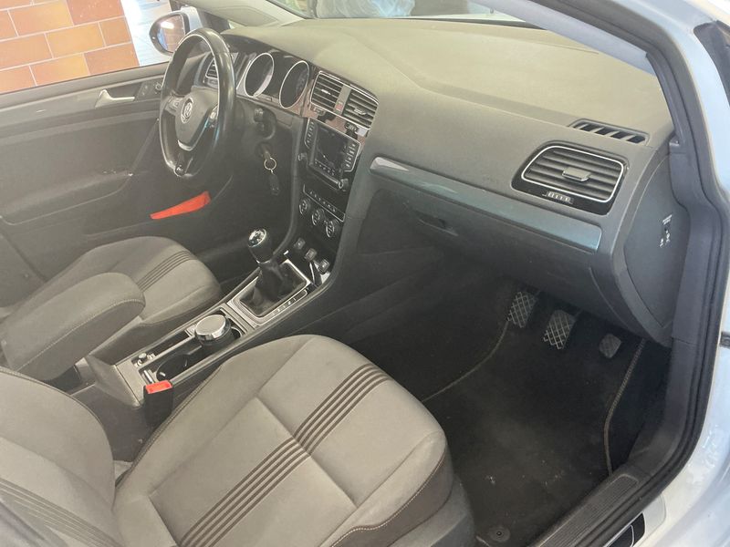 Volkswagen Golf VII 1.6 TDI Allstar BlueMotion Tech 2016 – снимка 23