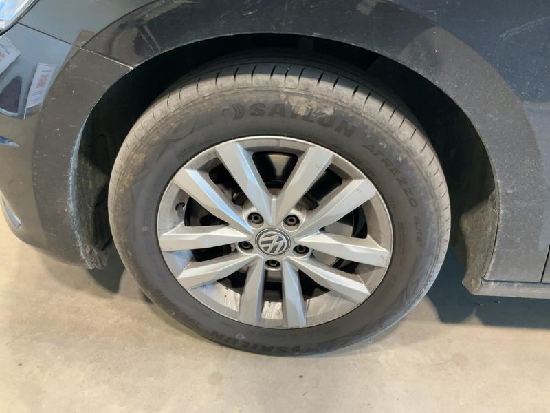 Volkswagen Touran 1.6 TDI Highline BlueMotion Tech 2016 – снимка 3
