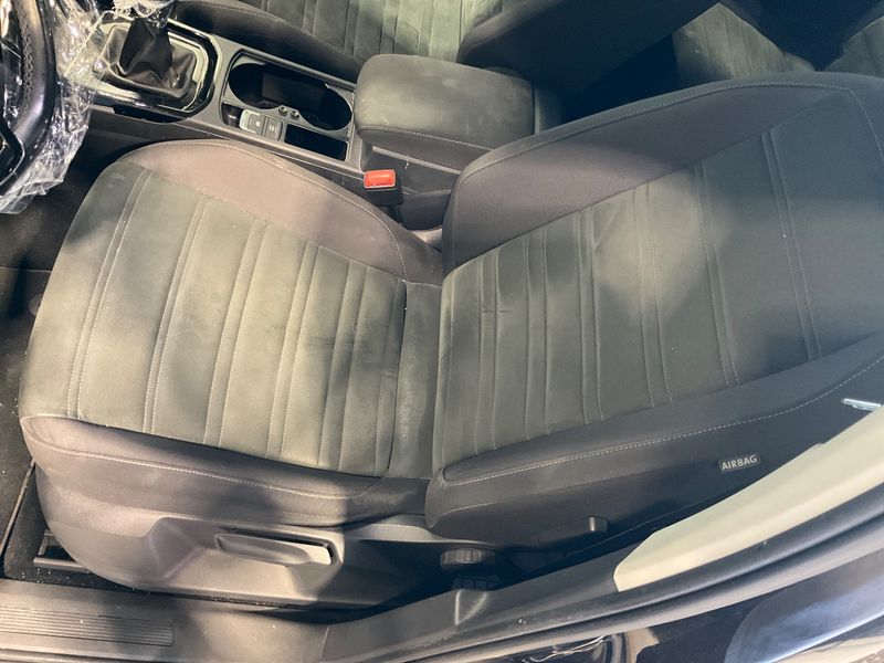 Volkswagen Touran 1.6 TDI Highline BlueMotion Tech 2016 – снимка 27