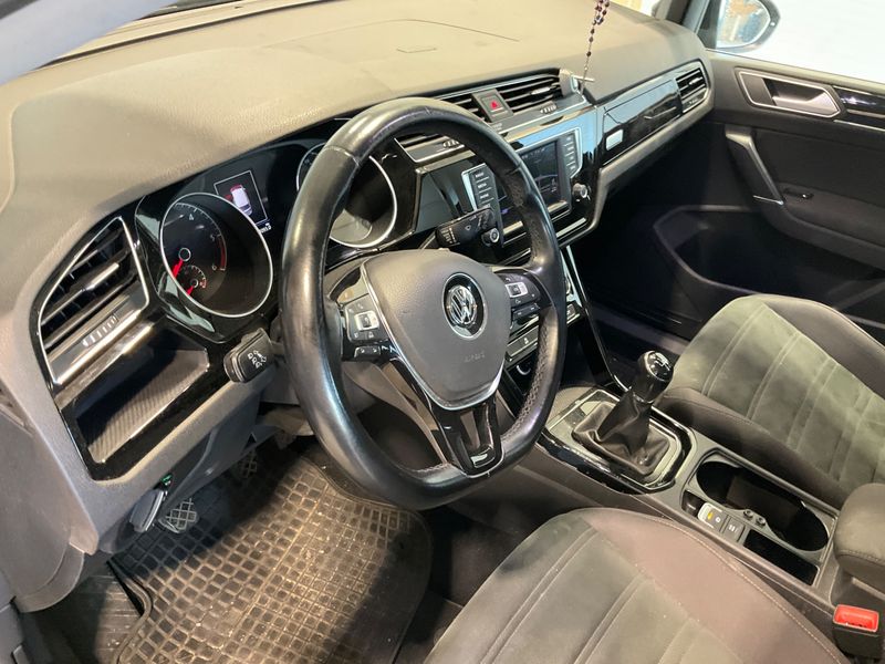 Volkswagen Touran 1.6 TDI Highline BlueMotion Tech 2016 – снимка 28
