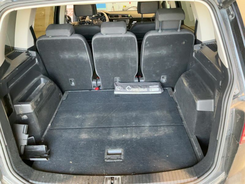 Volkswagen Touran 1.6 TDI Highline BlueMotion Tech 2016 – снимка 16