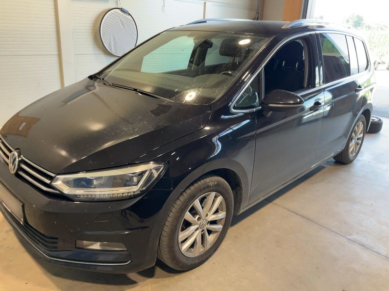 Volkswagen Touran 1.6 TDI Highline BlueMotion Tech 2016 – снимка 2